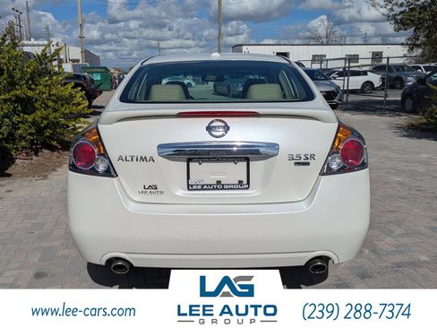 Used 2011 Nissan Altima 3.5 SR w/ 3.5SR Premium Pkg image 4