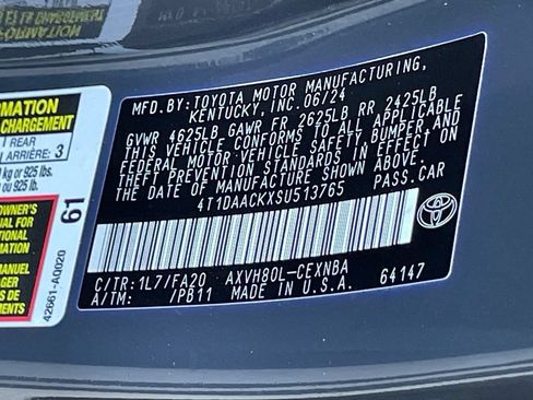 Used 2025 Toyota Camry LE FWD image 33