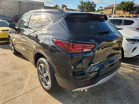 Used 2024 Chevrolet Blazer LT w/ Convenience Package FWD image 4