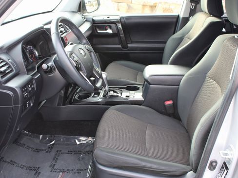 Used 2024 Toyota 4Runner TRD Off-Road image 11