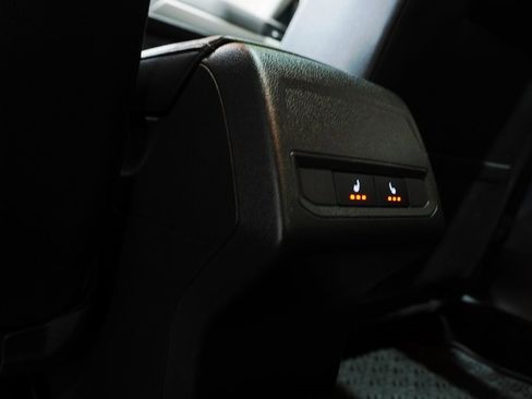 Used 2019 Volkswagen Jetta SE w/ Cold Weather Package image 12