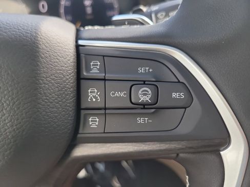 New 2026 Jeep Grand Cherokee L Limited AWD/4WD image 33
