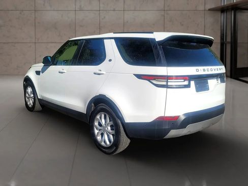 Used 2019 Land Rover Discovery SE image 4