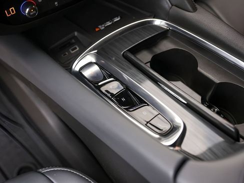 Used 2023 Buick Enclave Essence w/ Sport Touring Edition FWD image 23