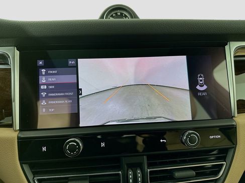 Certified 2023 Porsche Macan AWD/4WD image 17