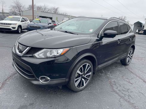Used 2017 Nissan Rogue Sport SL w/ SL Premium Package image 2
