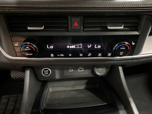 Certified 2023 Nissan Rogue SV w/ SV Premium B Package AWD/4WD image 19