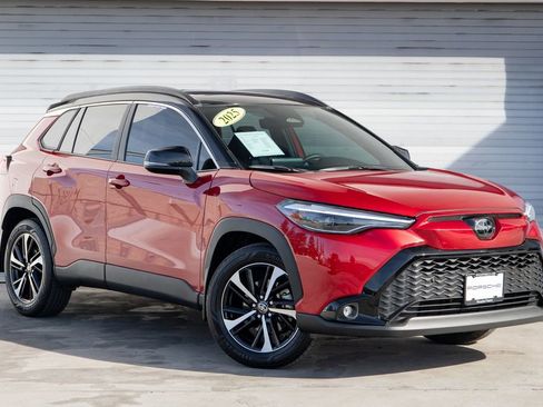Used 2025 Toyota Corolla Cross AWD Hybrid w/ Convenience Package image 1