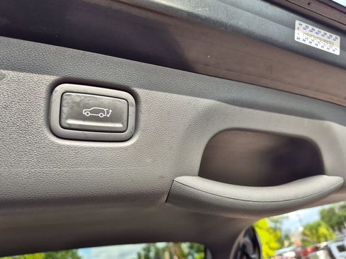 Used 2024 Hyundai Kona Limited FWD image 12