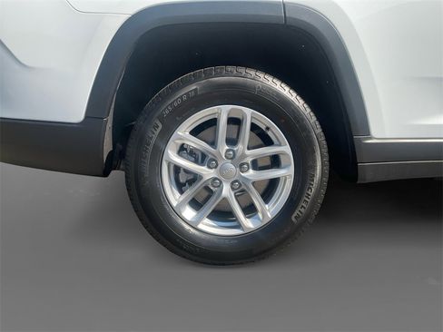 New 2025 Jeep Grand Cherokee L Laredo w/ Luxury Tech Group I image 15