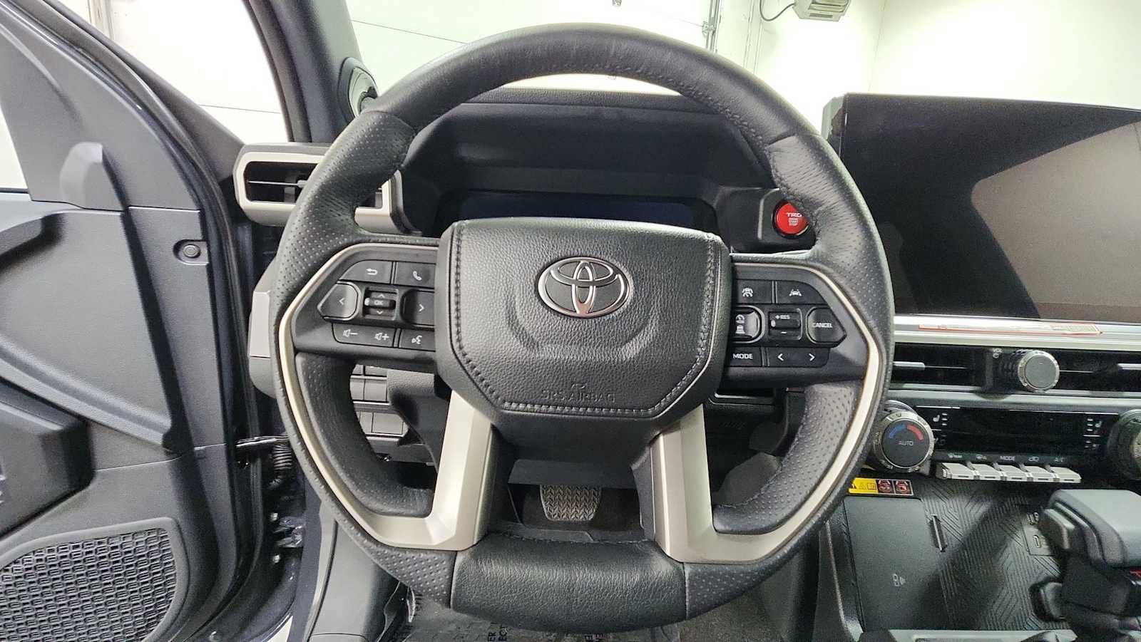 Certified 2026 Toyota 4Runner TRD Off-Road Premium AWD/4WD image 16