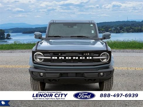 Used 2025 Ford Bronco Outer Banks image 2