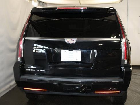 Used 2019 Cadillac Escalade ESV Premium Luxury image 6