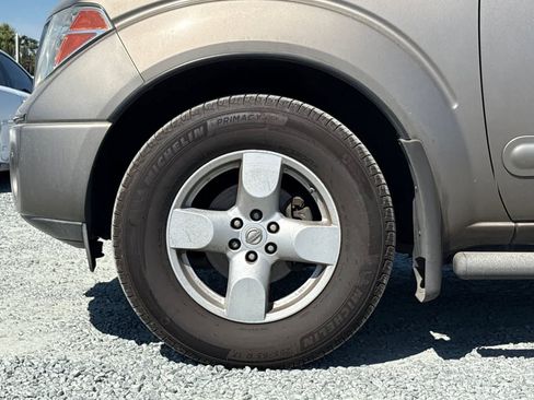 Used 2006 Nissan Frontier LE w/ (X01) Leather Pkg RWD image 12
