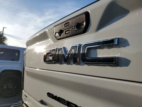 Used 2024 GMC Sierra 2500 AT4 w/ AT4 Premium Plus Package AWD/4WD image 6