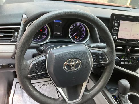 Used 2021 Toyota Camry LE FWD image 18