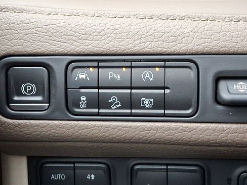 Used 2023 GMC Yukon Denali w/ Max Trailering Package image 27