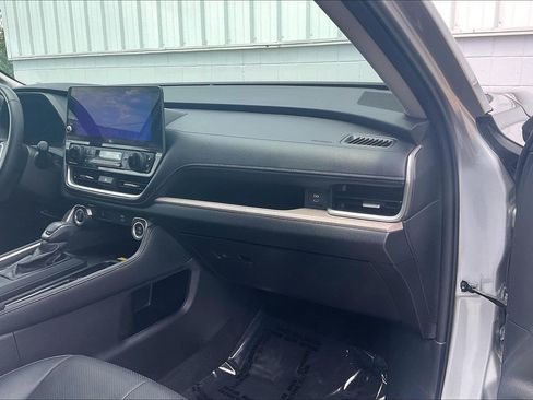 Used 2024 Toyota Grand Highlander AWD image 21