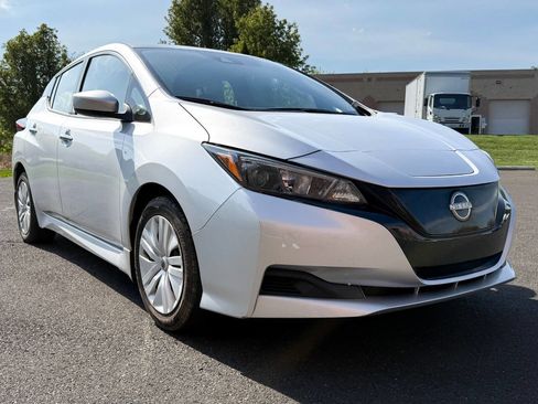 Used 2023 Nissan Leaf S FWD image 4