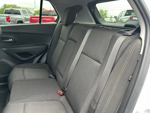 Used 2020 Chevrolet Trax LT FWD image 33