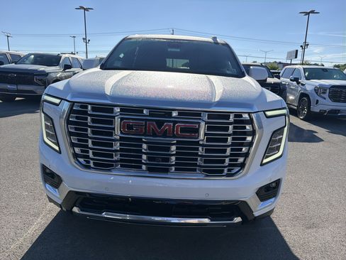 New 2026 GMC Yukon Denali w/ Denali Reserve Package AWD/4WD image 2