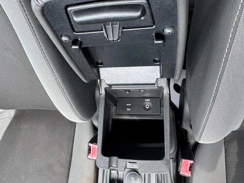 Used 2012 Ford Focus SE image 25