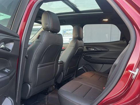 Used 2025 Chevrolet TrailBlazer RS w/ Convenience Package image 16