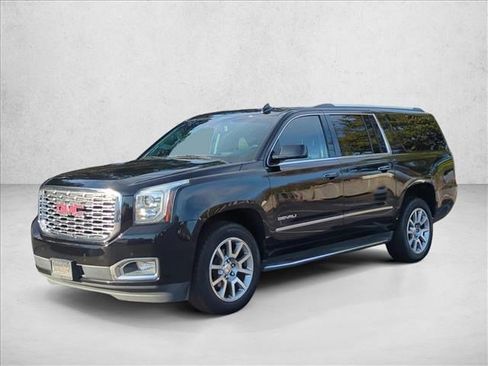 Used 2019 GMC Yukon XL Denali image 1