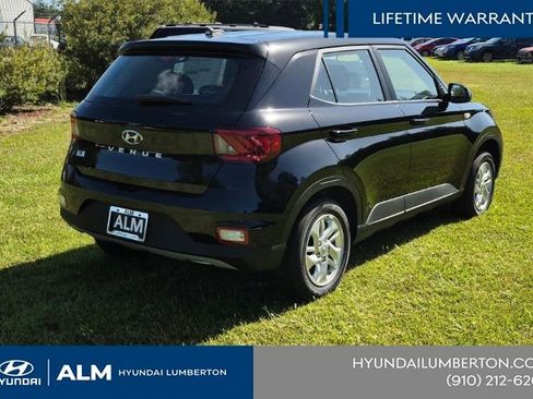 New 2026 Hyundai Venue SE FWD image 6