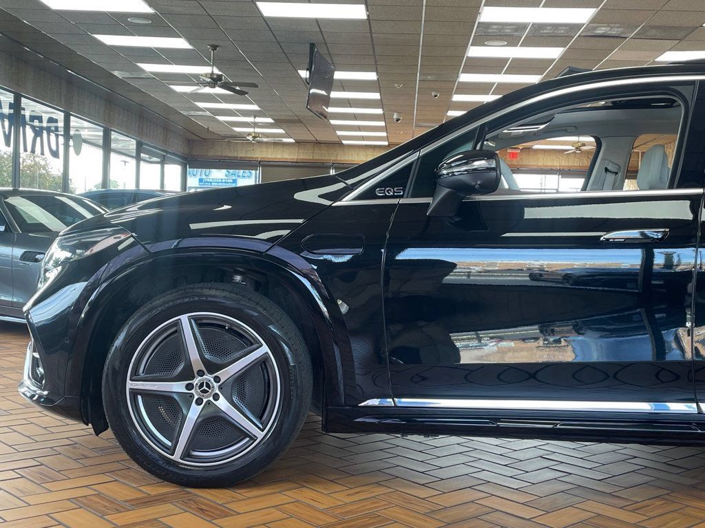 Used 2023 Mercedes-Benz EQS 580 4MATIC SUV image 4
