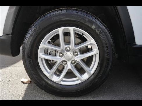 Used 2024 Jeep Grand Cherokee Laredo X w/ Trailer Tow Package image 15