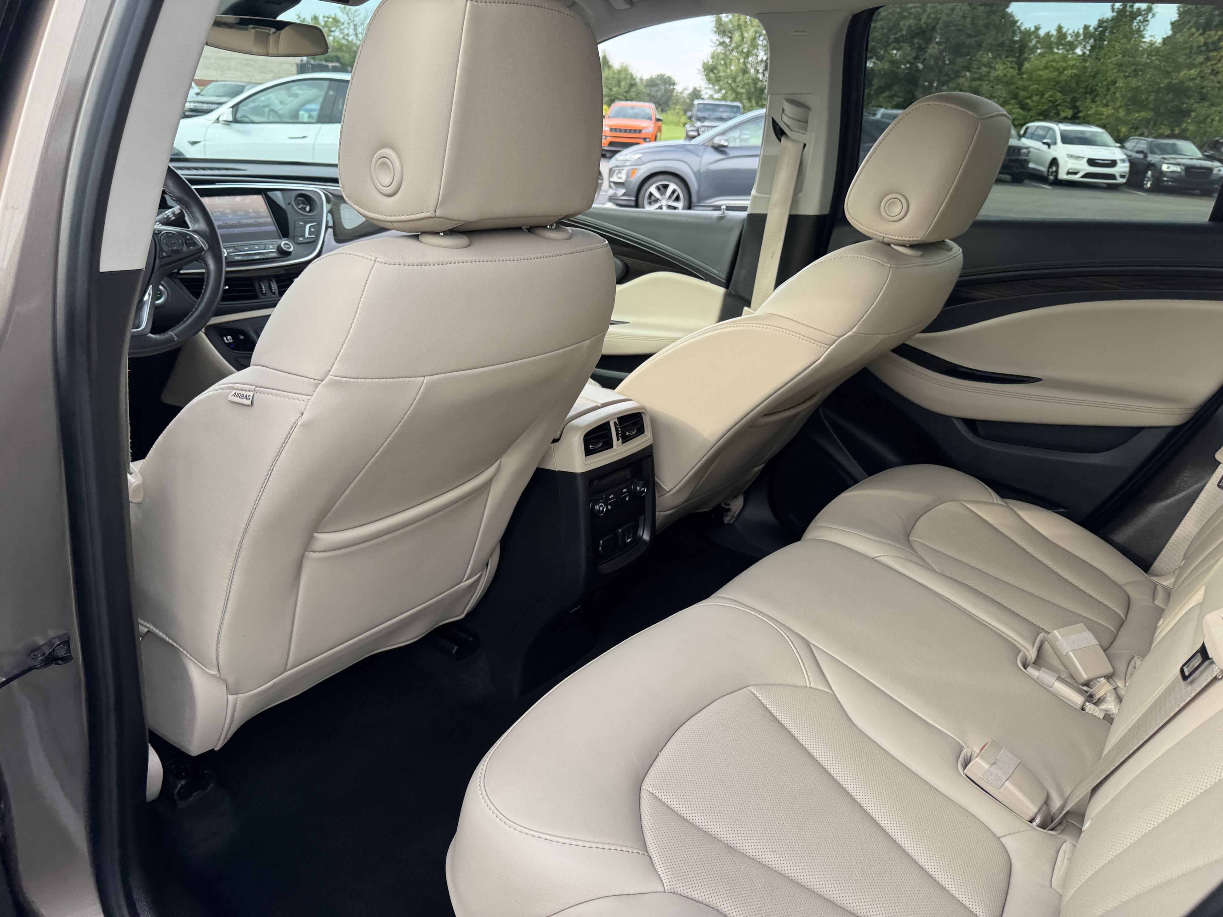 Used 2019 Buick Envision Premium AWD/4WD image 17