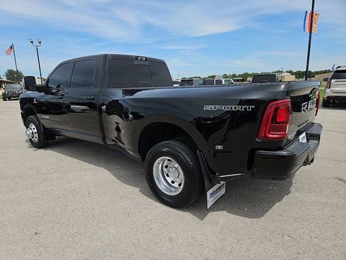 Used 2026 RAM 3500 Laramie w/ Sport Appearance Package AWD/4WD image 4