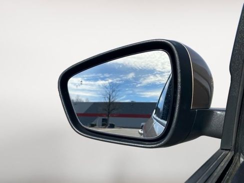 Used 2021 Ford Escape SE image 28