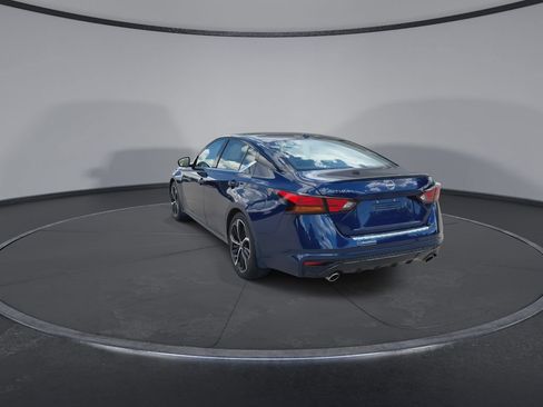 Used 2023 Nissan Altima 2.5 SR w/ SR Premium Package FWD image 7