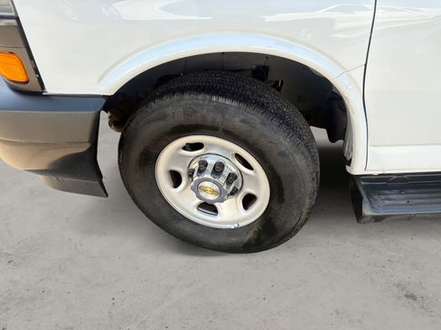 Used 2023 Chevrolet Express 3500 LS RWD image 7
