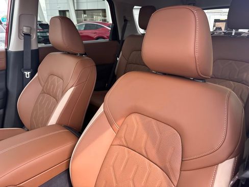 New 2026 Nissan Pathfinder Platinum w/ Cargo Package AWD/4WD image 11