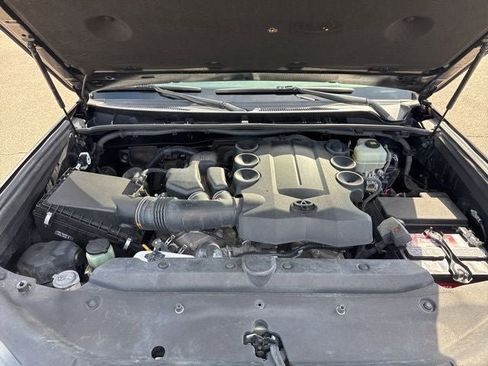 Used 2019 Toyota 4Runner SR5 image 2