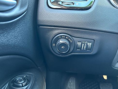 Used 2019 Jeep Compass Latitude image 17