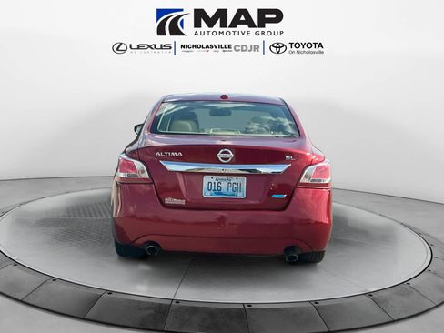 Used 2013 Nissan Altima 2.5 SL w/ 2.5 Moonroof Pkg FWD image 4