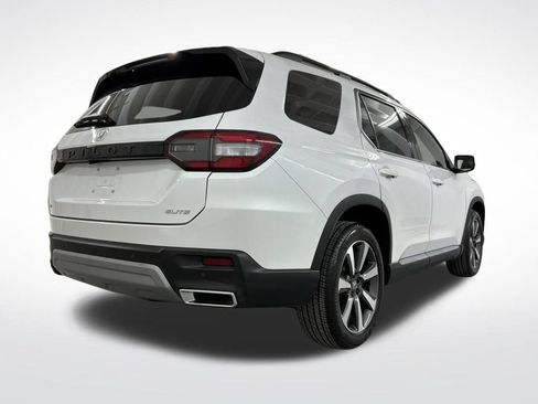 Used 2024 Honda Pilot Elite image 3