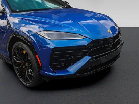 Used 2025 Lamborghini Urus SE AWD/4WD image 10