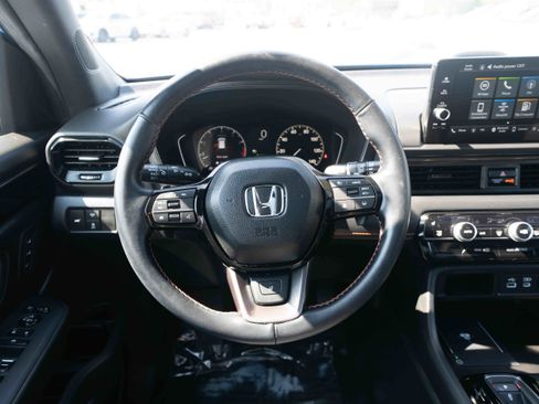 Used 2025 Honda Pilot TrailSport image 21