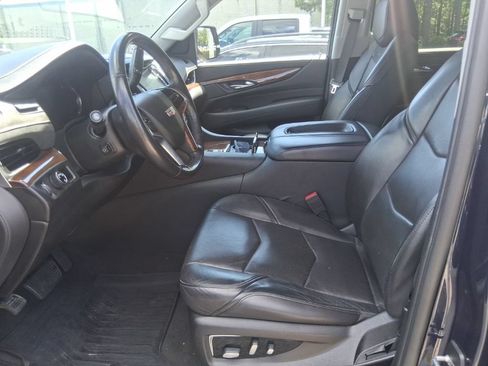 Used 2020 Cadillac Escalade ESV Luxury RWD image 9