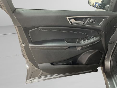 Used 2024 Ford Edge Titanium image 13