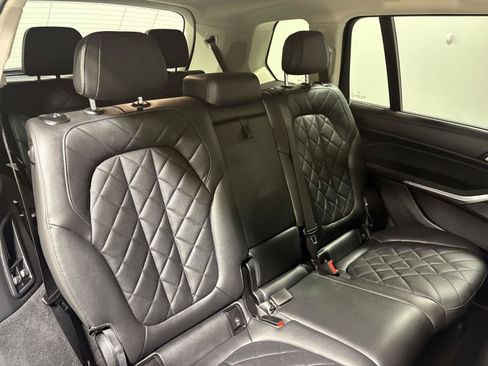 Used 2024 BMW X7 xDrive40i w/ Premium Package AWD/4WD image 12