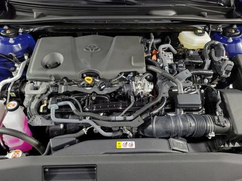 Used 2025 Toyota Camry SE FWD image 13