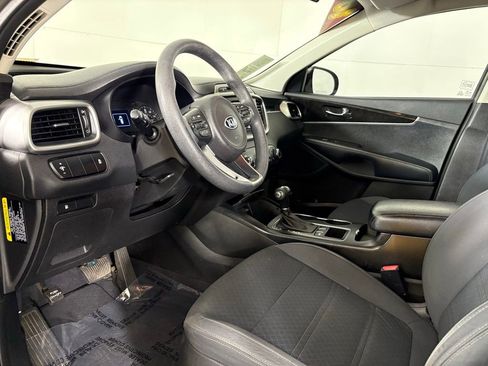Used 2016 Kia Sorento FWD image 21