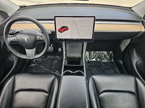 Used 2021 Tesla Model Y Long Range image 23