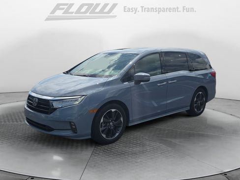 Used 2023 Honda Odyssey Elite image 3